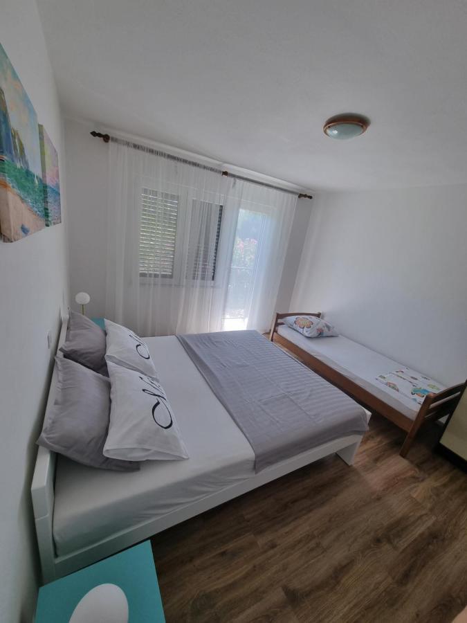 Apartman Frketic Жаборич Екстериор снимка